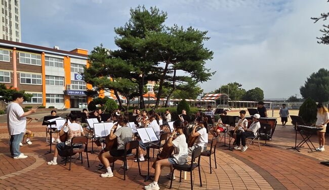 청도초, 드림키즈 오케스트라의 등굣길 버스킹