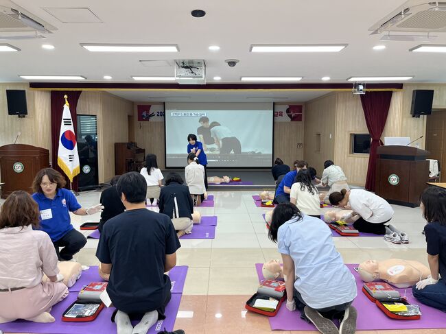 김천교육지원청, 교직원 대상 심폐소생술 등 응급처치 교육 실시
