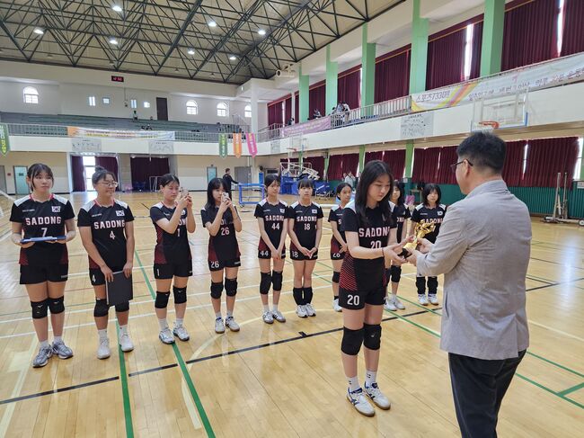 사동중학교, 전국 4인제 배구대회 ‘여자 15세 이하부’ 우승 쾌거
